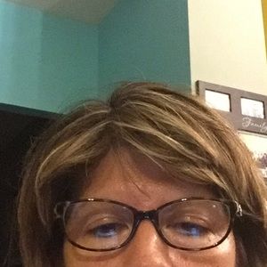 Meet your Posher, Yolanda